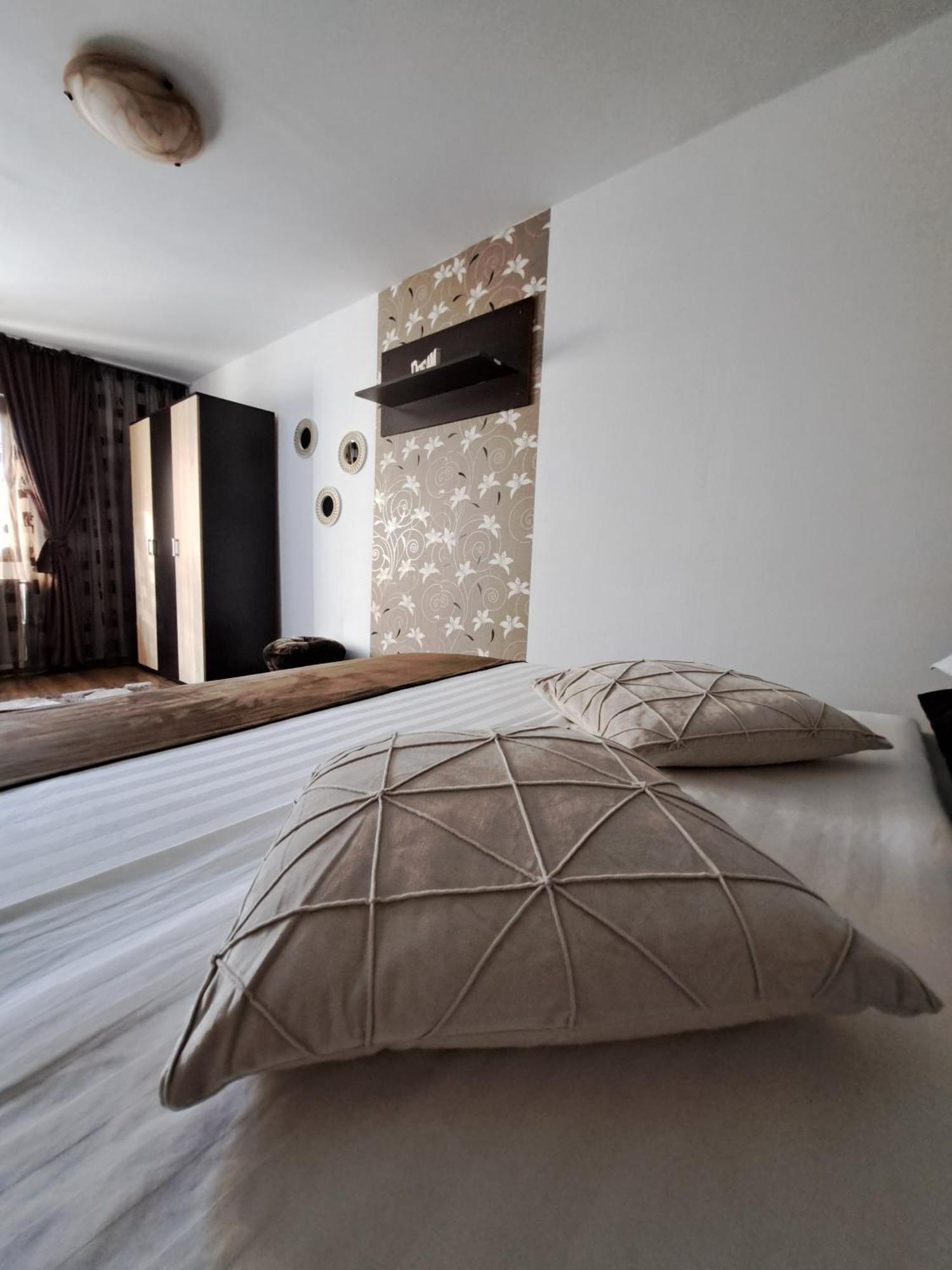 Shelby Accommodation -Adult Only- Σινάια Εξωτερικό φωτογραφία