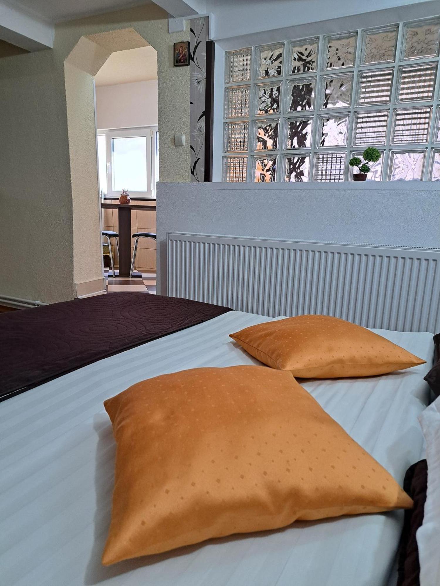 Shelby Accommodation -Adult Only- Σινάια Εξωτερικό φωτογραφία