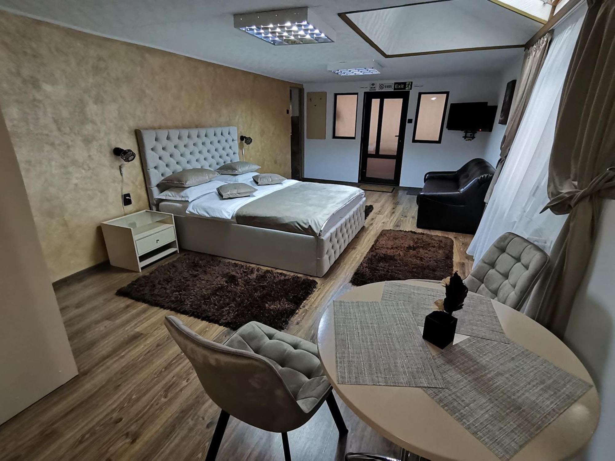Shelby Accommodation -Adult Only- Σινάια Εξωτερικό φωτογραφία