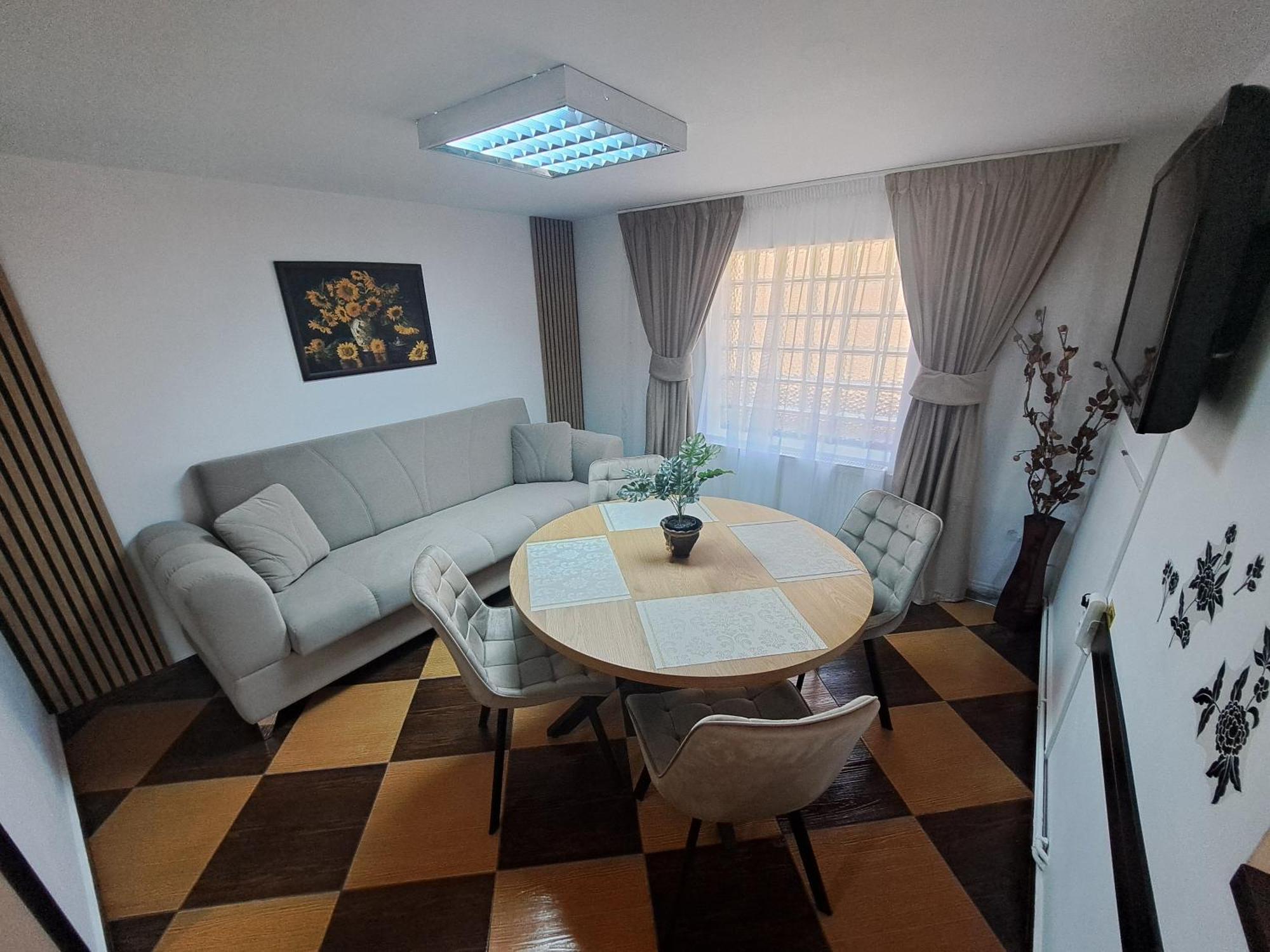 Shelby Accommodation -Adult Only- Σινάια Εξωτερικό φωτογραφία