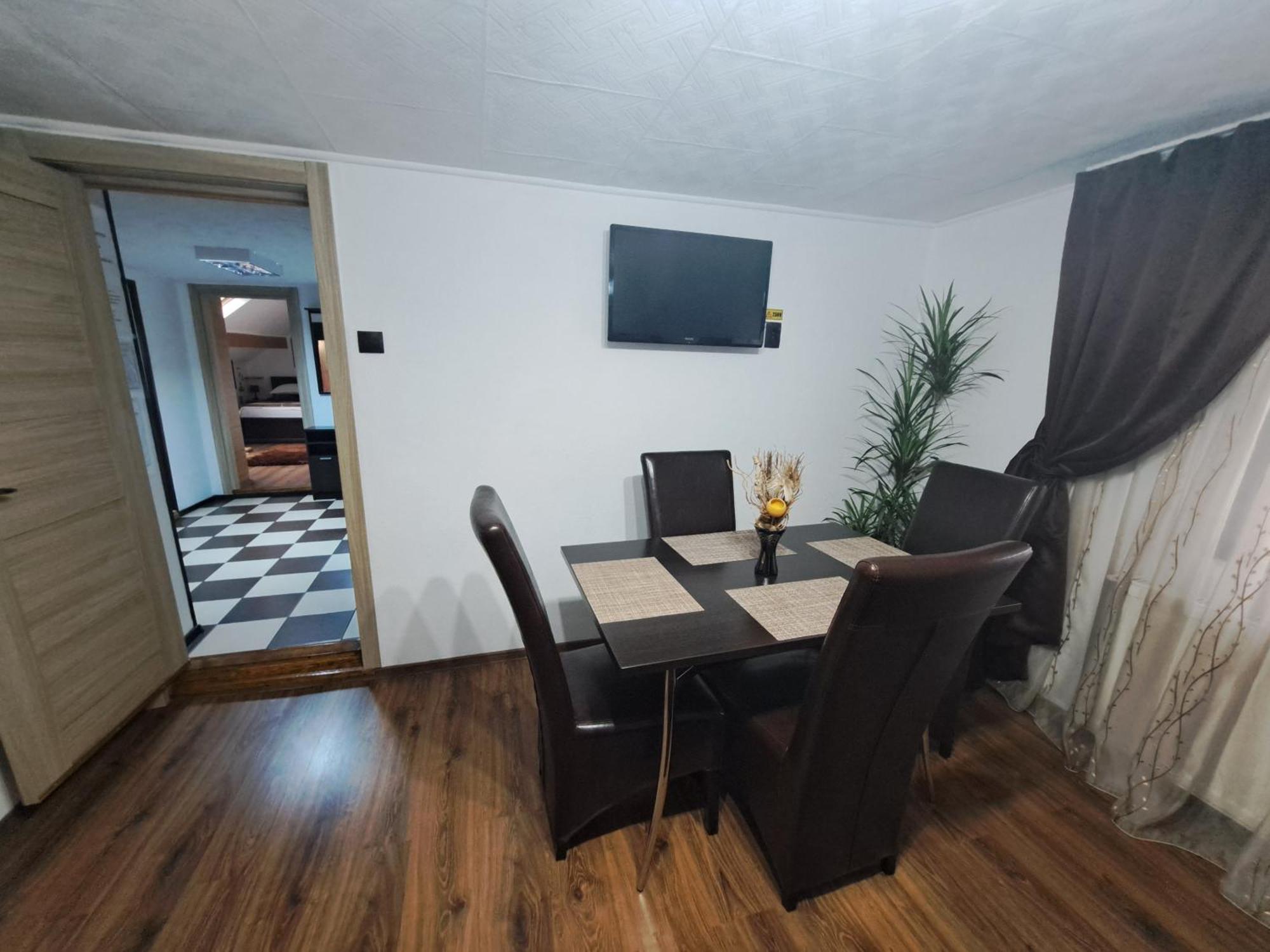 Shelby Accommodation -Adult Only- Σινάια Εξωτερικό φωτογραφία